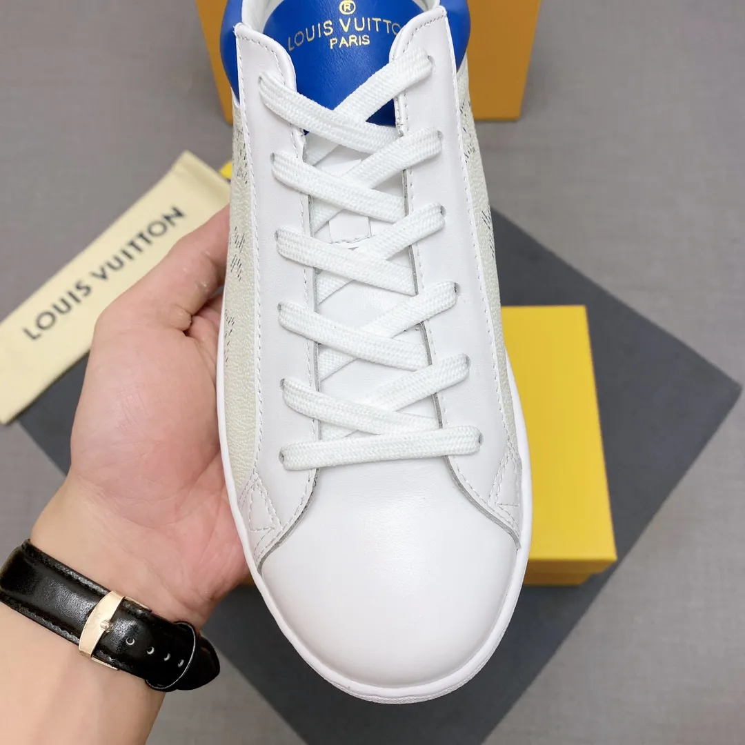 p360 🙏LV men's shoes official website has launched the latest 1:1 copy, synchronized with Hong Kong counters, and on the same catwalk; all "🍡🍡, the rubber outsole is non-slip and wear-resistant; the fabric is made of first-layer cowhide and 3D printing, sheepskin lining, comfortable to wear, attractive style, fine workmanship, with simple and neat shoe last JP, showing the boldness and toughness of men, multiple colors available Code numbers 38 to 44, 45 to 46 can be customized. No. 019